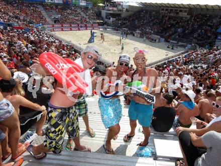 Beachvolleyball Grand Slam. Fans. Klagenfurt, 20.7.2012
Foto: Kuess

---
pressefotos, pressefotografie, kuess, qs, qspictures, sport, bild, bilder, bilddatenbank