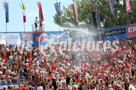 Beachvolleyball Grand Slam. Fans. Klagenfurt, 20.7.2012
Foto: Kuess

---
pressefotos, pressefotografie, kuess, qs, qspictures, sport, bild, bilder, bilddatenbank