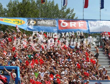 Beachvolleyball Grand Slam. Fans. Klagenfurt, 20.7.2012
Foto: Kuess

---
pressefotos, pressefotografie, kuess, qs, qspictures, sport, bild, bilder, bilddatenbank