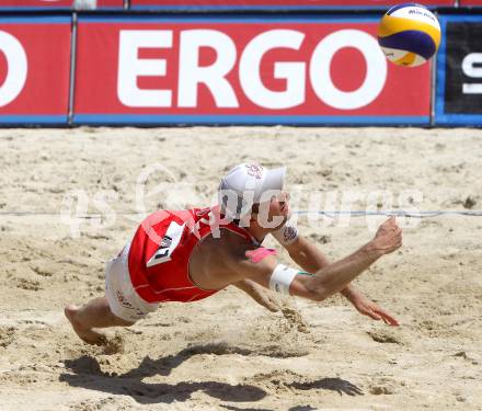 Beachvolleyball Grand Slam. HUBER Alexander Xandi (AUT). Klagenfurt, 20.7.2012
Foto: Kuess

---
pressefotos, pressefotografie, kuess, qs, qspictures, sport, bild, bilder, bilddatenbank