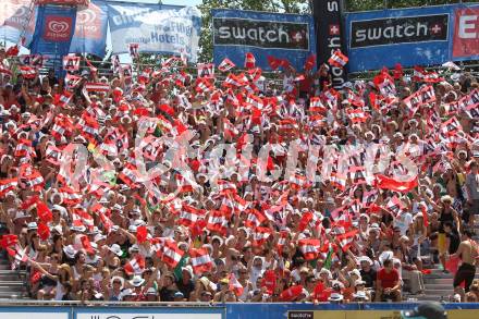 Beachvolleyball Grand Slam. Fans. Klagenfurt, 20.7.2012
Foto: Kuess

---
pressefotos, pressefotografie, kuess, qs, qspictures, sport, bild, bilder, bilddatenbank