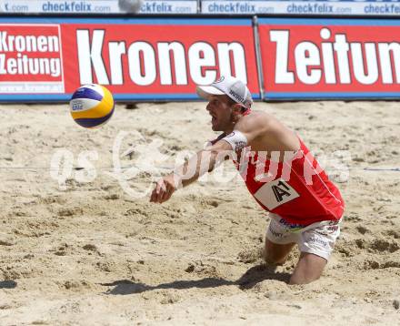 Beachvolleyball Grand Slam. HUBER Alexander Xandi (AUT). Klagenfurt, 20.7.2012
Foto: Kuess

---
pressefotos, pressefotografie, kuess, qs, qspictures, sport, bild, bilder, bilddatenbank