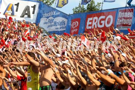 Beachvolleyball Grand Slam. Fans. Klagenfurt, 20.7.2012
Foto: Kuess

---
pressefotos, pressefotografie, kuess, qs, qspictures, sport, bild, bilder, bilddatenbank