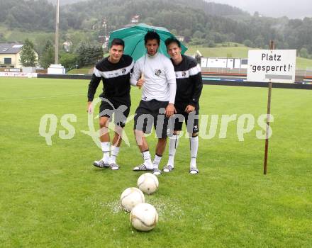 Fussball. Bundesliga. RZ Pellets WAC. Spielabsage wegen Unbespielbarkeit des Platzes. Test Roland Putsche, Sandro Zakany, Mario Kroepfl. Wolfsberg, 21.7.2012. 
Foto: Kuess

---
pressefotos, pressefotografie, kuess, qs, qspictures, sport, bild, bilder, bilddatenbank