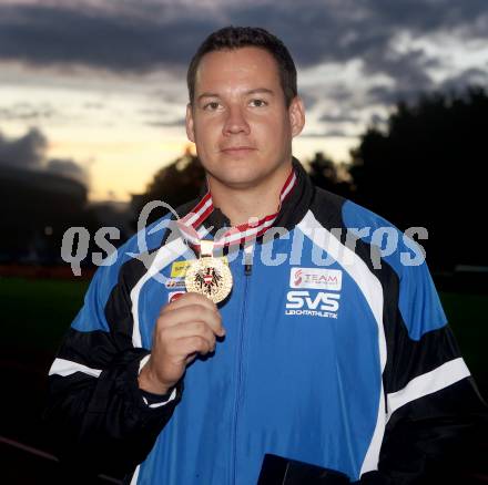 Leichtathletik. Oesterreichische Meisterschaften. Diskus. Gerhard Mayer.. KLagenfurt, am 21.7.2012.
Foto: Kuess
---
pressefotos, pressefotografie, kuess, qs, qspictures, sport, bild, bilder, bilddatenbank
