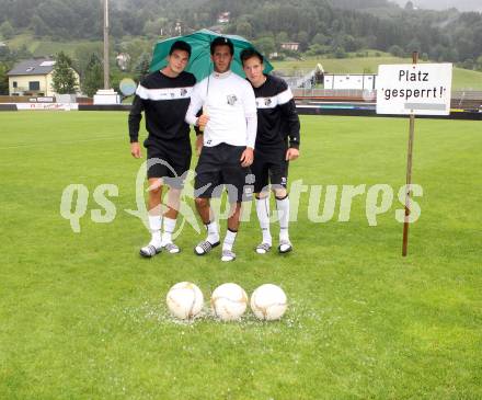 Fussball. Bundesliga. RZ Pellets WAC. Spielabsage wegen Unbespielbarkeit des Platzes. Test Roland Putsche, Sandro Zakany, Mario Kroepfl. Wolfsberg, 21.7.2012. 
Foto: Kuess

---
pressefotos, pressefotografie, kuess, qs, qspictures, sport, bild, bilder, bilddatenbank