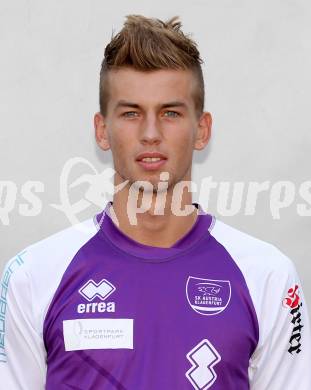 Fussball. Regionalliga. SK Austria Klagenfurt. Mannschaftsfototermin.   Portrait. Marco Leininger . Klagenfurt, 26.7.2012.
Foto: Kuess
---
pressefotos, pressefotografie, kuess, qs, qspictures, sport, bild, bilder, bilddatenbank