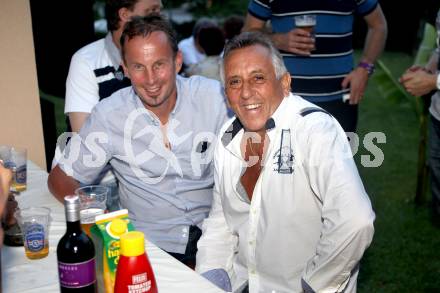 Fussball Regionalliga. Grillparty. SK Austria Klagenfurt. Trainer Dietmar Thuller, Matthias Dollinger sen.. Woelfnitz, am 28.7.2012.
Foto: Kuess
---
pressefotos, pressefotografie, kuess, qs, qspictures, sport, bild, bilder, bilddatenbank