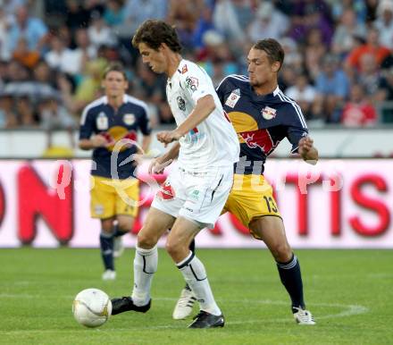 Fussball. Bundesliga. RZ Pellets WAC gegen FC Red Bull Salzburg. Christian Falk,  (WAC), Stefan Ilsanker (Salzburg). Wolfsberg, 4.8.2012.
Foto: Kuess

---
pressefotos, pressefotografie, kuess, qs, qspictures, sport, bild, bilder, bilddatenbank