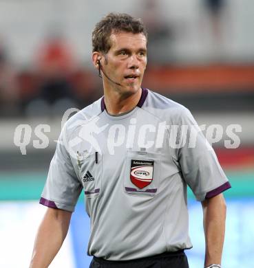 Fussball Testspiel. RZ Pellets WAC gegen VfL Wolfsburg. Schiedsrichter Manfred Krassnitzer. Wolfsberg, 7.8.2012.
Foto: Kuess
---
pressefotos, pressefotografie, kuess, qs, qspictures, sport, bild, bilder, bilddatenbank