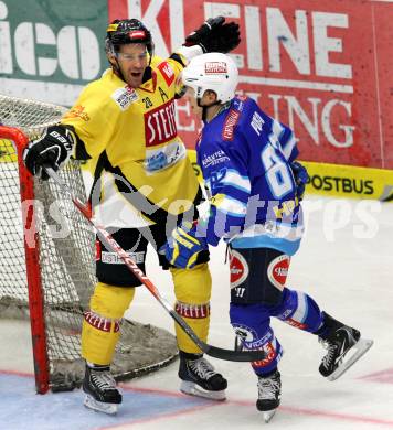 EBEL. Eishockey Bundesligal. EC VSV gegen UPC Vienna Capitals. Antti Pusa,  (VSV), Dan Bjornlie (Caps). Villach, am 14.9.2012.
Foto: Kuess 


---
pressefotos, pressefotografie, kuess, qs, qspictures, sport, bild, bilder, bilddatenbank