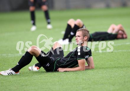 Fussball Regionalliga. SK Austria Klagenfurt gegen Pasching. enttaeuschte Paschinger Spieler. Klagenfurt, 15.9.2012. 
Foto: Kuess

---
pressefotos, pressefotografie, kuess, qs, qspictures, sport, bild, bilder, bilddatenbank