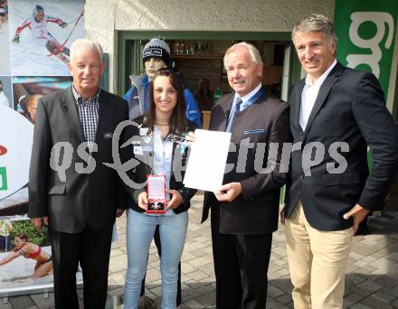 Kaernten Sport Package Uebergabe.  Reinhard Tellian, Lara Vadlau (Segeln), Landeshauptmann Gerhard Doerfler, Harald Kogler (Kelag). Forstsee, 24.9.2012.
Foto: Kuess
---
pressefotos, pressefotografie, kuess, qs, qspictures, sport, bild, bilder, bilddatenbank