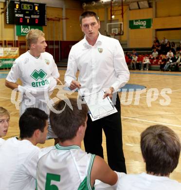 Basketball. OEBV Cup. KOS Klagenfurt Celovec gegen Guessing Knights. Trainer Predrag Radovic (KOS). Klagenfurt, am 22.9.2012.
Foto: Kuess
---
pressefotos, pressefotografie, kuess, qs, qspictures, sport, bild, bilder, bilddatenbank