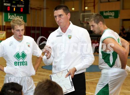 Basketball. OEBV Cup. KOS Klagenfurt Celovec gegen Guessing Knights. Trainer Predrag Radovic (KOS). Klagenfurt, am 22.9.2012.
Foto: Kuess
---
pressefotos, pressefotografie, kuess, qs, qspictures, sport, bild, bilder, bilddatenbank