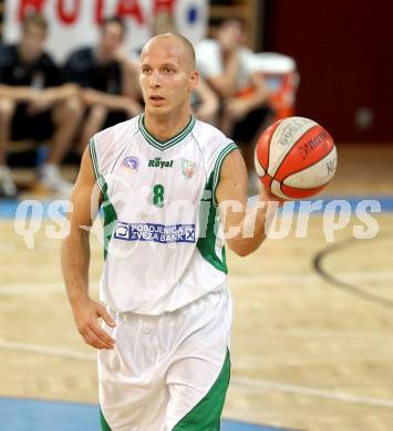 Basketball. OEBV Cup. KOS Klagenfurt Celovec gegen Guessing Knights. Davor Sattler (KOS). Klagenfurt, am 22.9.2012.
Foto: Kuess
---
pressefotos, pressefotografie, kuess, qs, qspictures, sport, bild, bilder, bilddatenbank