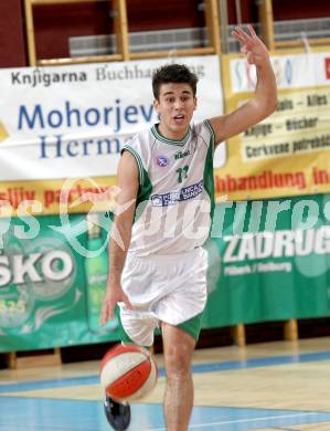 Basketball. OEBV Cup. KOS Klagenfurt Celovec gegen Guessing Knights. Toman Feinig (KOS). Klagenfurt, am 22.9.2012.
Foto: Kuess
---
pressefotos, pressefotografie, kuess, qs, qspictures, sport, bild, bilder, bilddatenbank