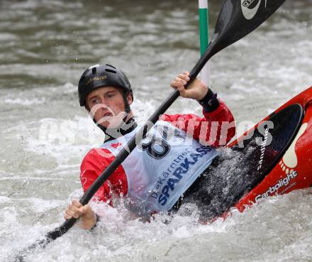 Wildwassersport. Alpe Adria Kanu Slalom Gurk 2012.  Mario Leitner (KC Glanegg). Klagenfurt, Gurkerbruecke, am 30.9.2012.
Foto: Kuess
---
pressefotos, pressefotografie, kuess, qs, qspictures, sport, bild, bilder, bilddatenbank