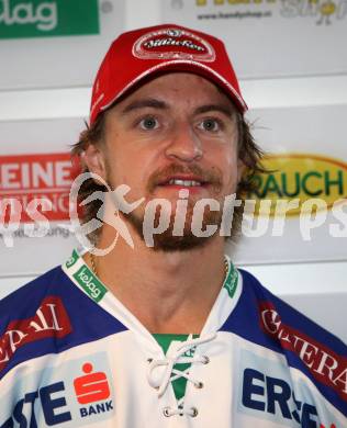 Eishockey. VSV. Michael Grabner.
Villach, 6.10.2012.
Foto: Kuess
---
pressefotos, pressefotografie, kuess, qs, qspictures, sport, bild, bilder, bilddatenbank