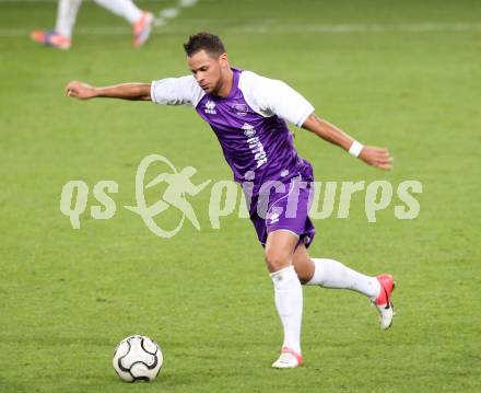Fussball SK Austria Klagenfurt gegen St. Florian. Marco Sahanek (Klagenfurt), Klagenfurt, 13.10.2012.
Foto: Kuess
---
pressefotos, pressefotografie, kuess, qs, qspictures, sport, bild, bilder, bilddatenbank