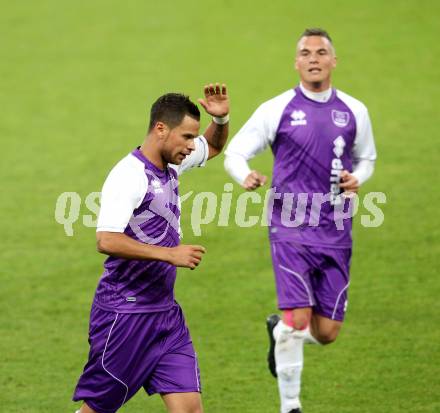 Fussball SK Austria Klagenfurt gegen St. Florian. Torjubel Marco Sahanek, Christoph Mattes (Klagenfurt), Klagenfurt, 13.10.2012.
Foto: Kuess
---
pressefotos, pressefotografie, kuess, qs, qspictures, sport, bild, bilder, bilddatenbank