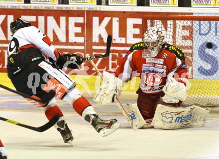 EBEL. Eishockey Bundesliga. EC KAC gegen HC TWK Innsbruck "Die Haie".   ANdy Chiodo, (KAC), Andreas Noedl  (Innsbruck). Klagenfurt, am 21.10.2012.
Foto: Kuess 


---
pressefotos, pressefotografie, kuess, qs, qspictures, sport, bild, bilder, bilddatenbank