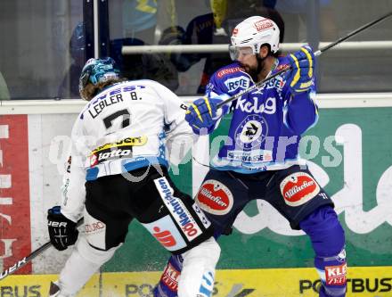 EBEL. Eishockey Bundesligal. EC VSV gegen EHC LIWEST Linz. Brad Cole,  (VSV), Brian Lebler (Linz). Villach, am 21.10.2012.
Foto: Kuess 


---
pressefotos, pressefotografie, kuess, qs, qspictures, sport, bild, bilder, bilddatenbank