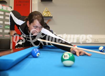 Billard. Einkleidung, Pressekonferenz Team Kaernten.  Sandra Baumgartner,  Klagenfurt, am 21.9.2012.
Foto: Kuess
---
pressefotos, pressefotografie, kuess, qs, qspictures, sport, bild, bilder, bilddatenbank
