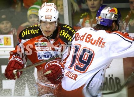 EBEL. Eishockey Bundesliga. EC KAC gegen EC Red Bull Salzburg. Thomas Hundertpfund, (KAC), Justin Keller   (Salzburg). Klagenfurt, am 28.10.2012.
Foto: Kuess 


---
pressefotos, pressefotografie, kuess, qs, qspictures, sport, bild, bilder, bilddatenbank