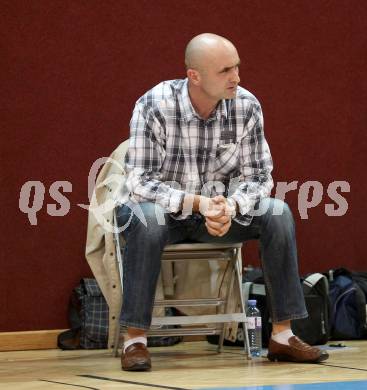 Basketball. 2. Bundesliga. Woerthersee Piraten gegen KOS Klagenfurt Celovec. Trainer Dragan Slisilovic  (Piraten). Klagenfurt, am 20.10.2012.
Foto: Kuess
---
pressefotos, pressefotografie, kuess, qs, qspictures, sport, bild, bilder, bilddatenbank
