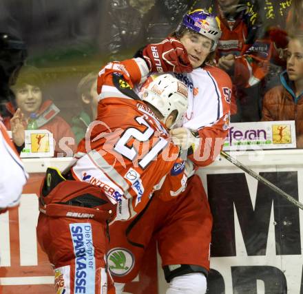 EBEL. Eishockey Bundesliga. EC KAC gegen EC Red Bull Salzburg. Rauferei, Schlaegerei, Manuel Geier,   (KAC), Alexandre Grenier (Salzburg). Klagenfurt, am 28.10.2012.
Foto: Kuess 


---
pressefotos, pressefotografie, kuess, qs, qspictures, sport, bild, bilder, bilddatenbank