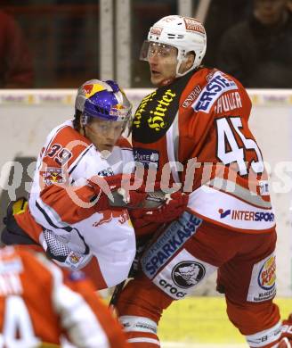 EBEL. Eishockey Bundesliga. EC KAC gegen EC Red Bull Salzburg. David Schuller,  (KAC), Tobias Enstroem  (Salzburg). Klagenfurt, am 28.10.2012.
Foto: Kuess 


---
pressefotos, pressefotografie, kuess, qs, qspictures, sport, bild, bilder, bilddatenbank