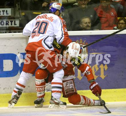 EBEL. Eishockey Bundesliga. EC KAC gegen EC Red Bull Salzburg. Paul Schellander,   (KAC), Daniel WElser (Salzburg). Klagenfurt, am 28.10.2012.
Foto: Kuess 


---
pressefotos, pressefotografie, kuess, qs, qspictures, sport, bild, bilder, bilddatenbank
