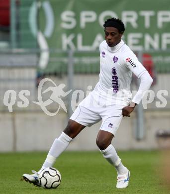 Fussball Regionalliga. SK Austria Klagenfurt gegen Kalsdorf. Eric Akoto (Klagenfurt). Klagenfurt, 3.11.2012.
Foto: Kuess
---
pressefotos, pressefotografie, kuess, qs, qspictures, sport, bild, bilder, bilddatenbank