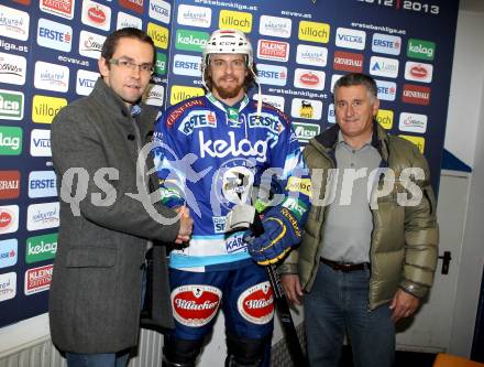 Eishockey Bundesliga. VSV. Lichtenegger Guenther (LICO), Michael Grabner, Giuseppe Mion. Villach, 8.11.2012.
Foto: Kuess
---
pressefotos, pressefotografie, kuess, qs, qspictures, sport, bild, bilder, bilddatenbank
