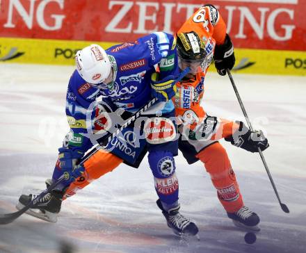 EBEL. Eishockey Bundesliga. EC VSV gegen Moser Medical Graz 99ers.  Derek Ryan,  (VSV), Grag Day (Graz). Villach, am 14.11.2012.
Foto: Kuess 


---
pressefotos, pressefotografie, kuess, qs, qspictures, sport, bild, bilder, bilddatenbank