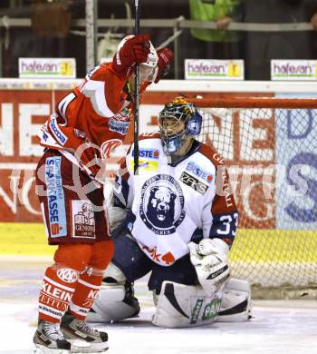 EBEL. Eishockey Bundesliga. EC KAC gegen KHL Medvescak Zagreb. Torjubel Jamie Lundmark,   (KAC), Robert Kristan (Zagreb). Klagenfurt, am 20.11.2012.
Foto: Kuess 


---
pressefotos, pressefotografie, kuess, qs, qspictures, sport, bild, bilder, bilddatenbank