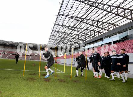 Fussball. Bundesliga. RZ Pellets WAC. Training im Woethersee Stadion Klagenfurt. Klagenfurt, 26.11.2012.
Foto: kuess
---
pressefotos, pressefotografie, kuess, qs, qspictures, sport, bild, bilder, bilddatenbank