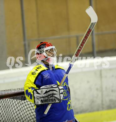Eishockey. CHL. Tarco Woelfe Klagenfurt gegen 1. EHC Althofen. Florian Weisskircher (Althofen). Klagenfurt, 28.11.2012.
Foto: Kuess
---
pressefotos, pressefotografie, kuess, qs, qspictures, sport, bild, bilder, bilddatenbank