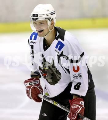 Eishockey NAHL. Tarco Woelfe gegen Weiz. Patrick Witzany (Tarco). Klagenfurt, am 22.12.2012.
Foto: Kuess
---
pressefotos, pressefotografie, kuess, qs, qspictures, sport, bild, bilder, bilddatenbank