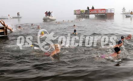Neujahrsschwimmen. Velden, am 1.1.2013.
Foto: Kuess 
---
pressefotos, pressefotografie, kuess, qs, qspictures, sport, bild, bilder, bilddatenbank