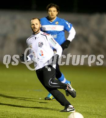 Fussball Testspiel. RZ Pellets WAC gegen VSV. Stephan Stueckler, (WAC), Michael Kirisits (VSV). Poggersdorf, 17.1.2012.
Foto: Kuess
---
pressefotos, pressefotografie, kuess, qs, qspictures, sport, bild, bilder, bilddatenbank