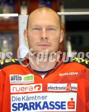 EBEL Eishockey Bundesliga. KAC. Mannschaftsfototermin. Portrait. Siklenka Mike. Klagenfurt, 28.8.2012.
Foto: Kuess
---
pressefotos, pressefotografie, kuess, qs, qspictures, sport, bild, bilder, bilddatenbank