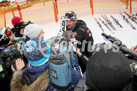 Schi Alpin. Training OESV Nationalteam.  Trainer Mathias Berthold, Journallisten. Turrach, am 1.2.2013.
Foto: Kuess
---
pressefotos, pressefotografie, kuess, qs, qspictures, sport, bild, bilder, bilddatenbank