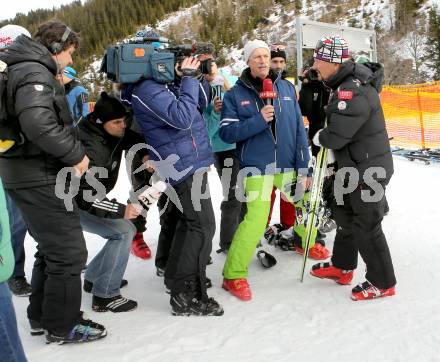 Schi Alpin. Training OESV Nationalteam.  Trainer Mathias Berthold, Journallisten. Turrach, am 1.2.2013.
Foto: Kuess
---
pressefotos, pressefotografie, kuess, qs, qspictures, sport, bild, bilder, bilddatenbank