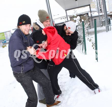 Eishockey. KAC. Andy Chiodo, Thomas Hundertpfund,  Markus Pirmann, Rene Swette. Klagenfurt, 14.1.2013.
Foto: Kuess
---
pressefotos, pressefotografie, kuess, qs, qspictures, sport, bild, bilder, bilddatenbank