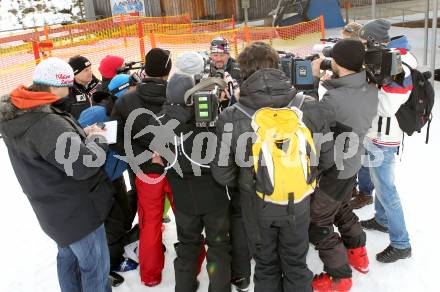 Schi Alpin. Training OESV Nationalteam.  Trainer Mathias Berthold, Journallisten. Turrach, am 1.2.2013.
Foto: Kuess
---
pressefotos, pressefotografie, kuess, qs, qspictures, sport, bild, bilder, bilddatenbank