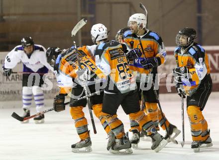 Eishockey Hobbycup St. Stefan/Lavanttal  gegen St. Michael/Bleiburg. Torjubel St. Michael. Voelkermarkt, am 15.2.2013.
Foto: Kuess
---
pressefotos, pressefotografie, kuess, qs, qspictures, sport, bild, bilder, bilddatenbank