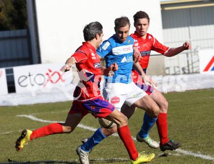 Fussball. Regionalliga Mitte. VSV gegen SAK. Reich Marco (VSV), Riedl Thomas, Patrick Lausegger, (SAK). Villach, 16.3.2013.
Foto: Kuess
---
pressefotos, pressefotografie, kuess, qs, qspictures, sport, bild, bilder, bilddatenbank