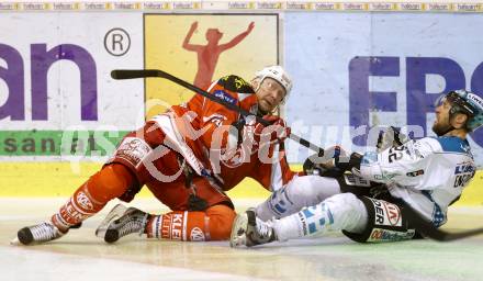 EBEL. Eishockey Bundesliga. EC KAC gegen EHC Liwest Black Wings Linz.  Mike Siklenka,  (KAC),Brett Engelhardt (Linz). Klagenfurt, am 24.3.2013.
Foto: Kuess 


---
pressefotos, pressefotografie, kuess, qs, qspictures, sport, bild, bilder, bilddatenbank